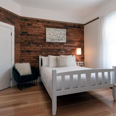 Cosy Accommodation Moments From The Centre Of Town With Wifi Launceston Exteriör bild