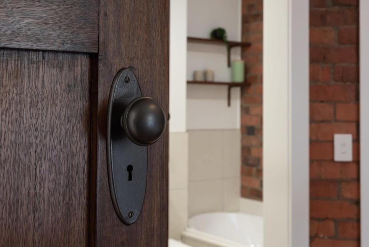 Cosy Accommodation Moments From The Centre Of Town With Wifi Launceston Exteriör bild